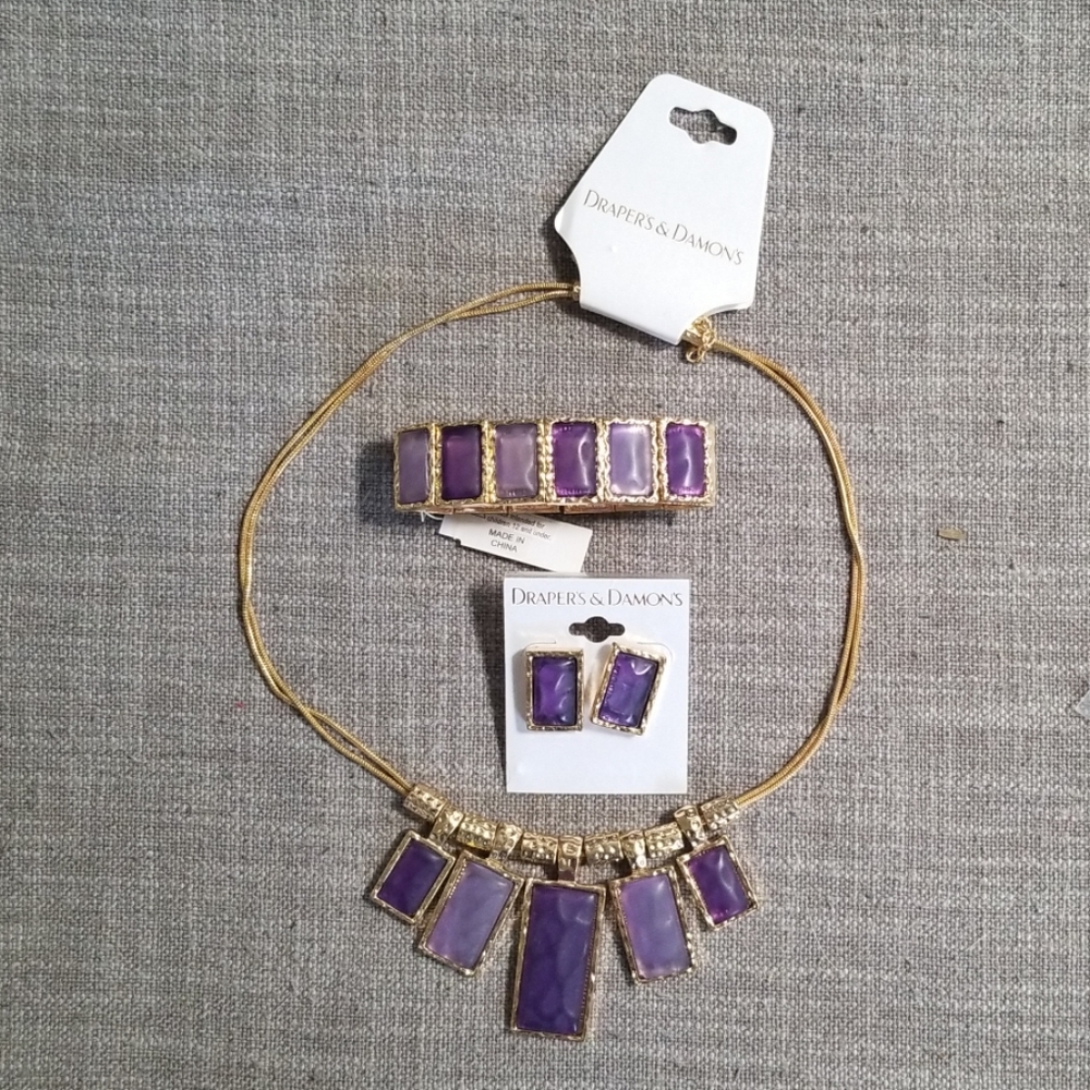 Drapers and Damons Necklace Bracelet and earrings